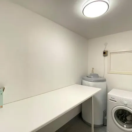 Koselig Leilighet Med Hage Og Terrasse Med Utsikt. Apartment *