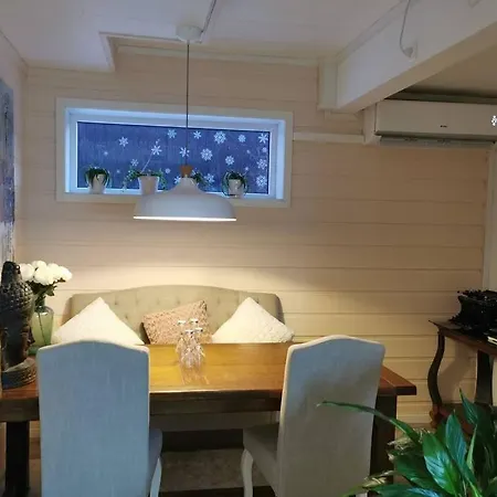 Apartment Koselig Leilighet Med Hage Og Terrasse Med Utsikt.