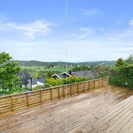 Apartment Koselig Leilighet Med Hage Og Terrasse Med Utsikt. Royken