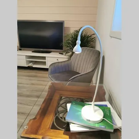 Apartment Koselig Leilighet Med Hage Og Terrasse Med Utsikt. *