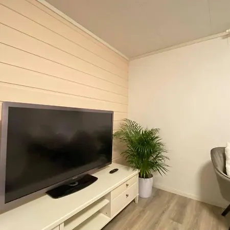 Apartment Koselig Leilighet Med Hage Og Terrasse Med Utsikt.